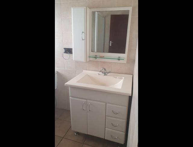 2 BEDROOM PROPERTY TO RENT IN KENSINGTON